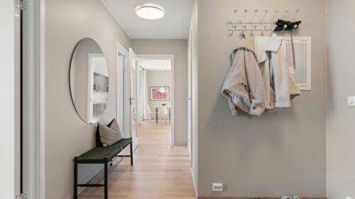 How to Build a Minimalist Wardrobe Without Going Overboard